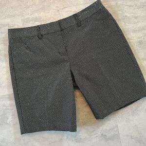Express  editor shorts  Business casual shorts Black/white diamond pattern Sz 6